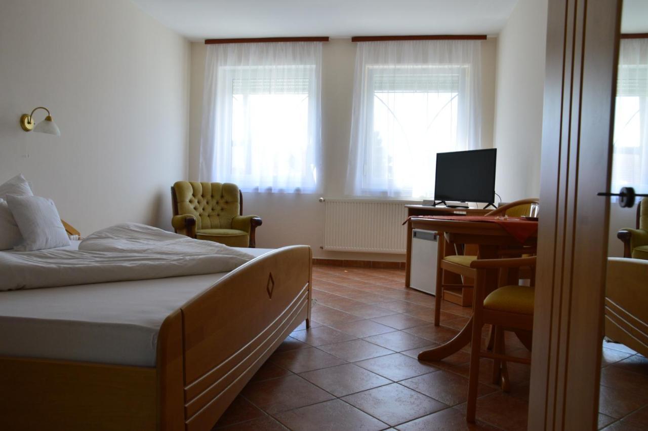 Harkány Hotel Harka מראה חיצוני תמונה
